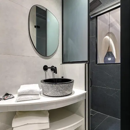 Néreya Luxury Charaki